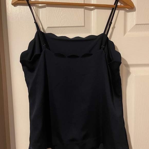 Banana Republic- scalloped tank - NWOT - Picture 2 of 4
